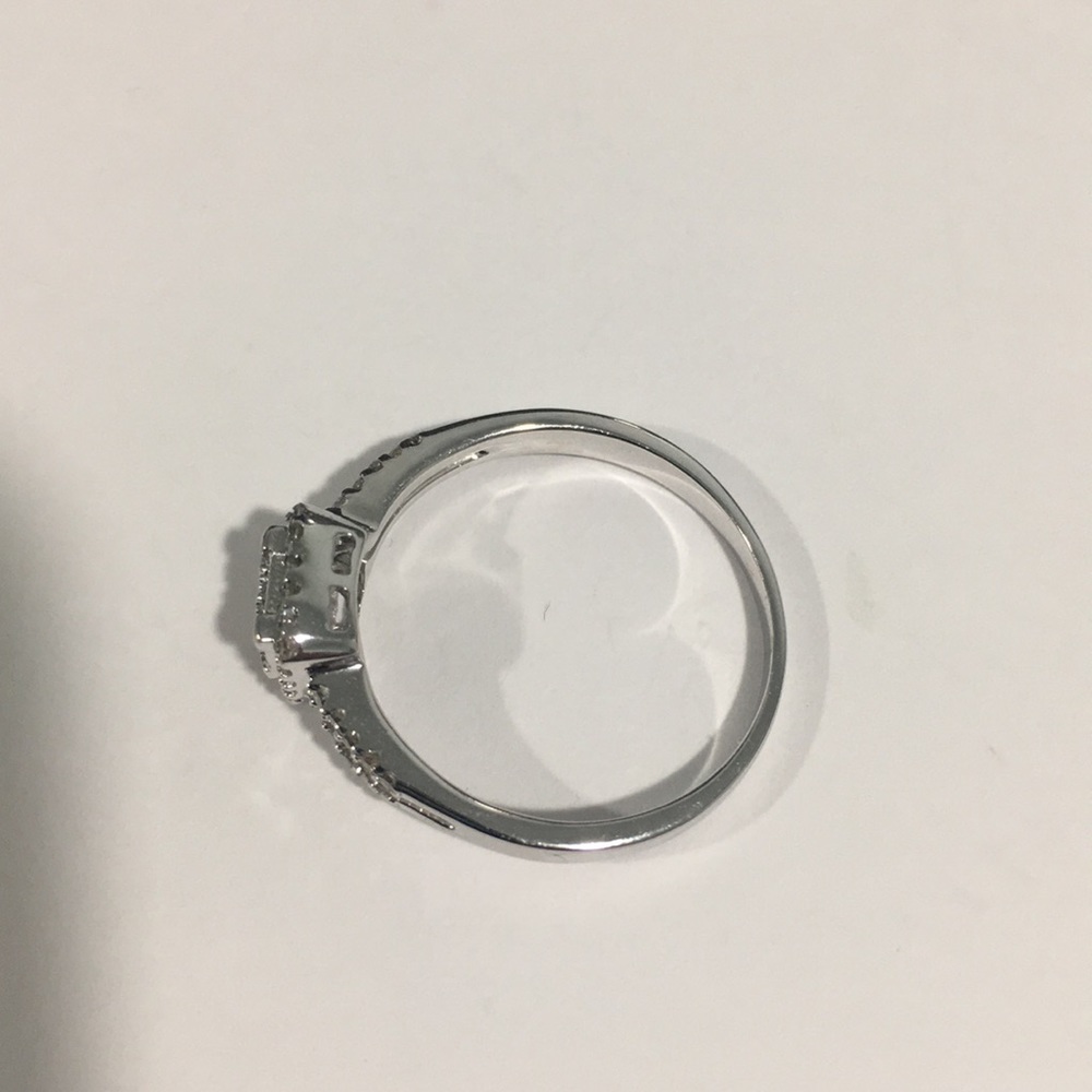 10k White Gold Women's Diamond 💎 Cluster Ring 💍 - Picture 6 of 8